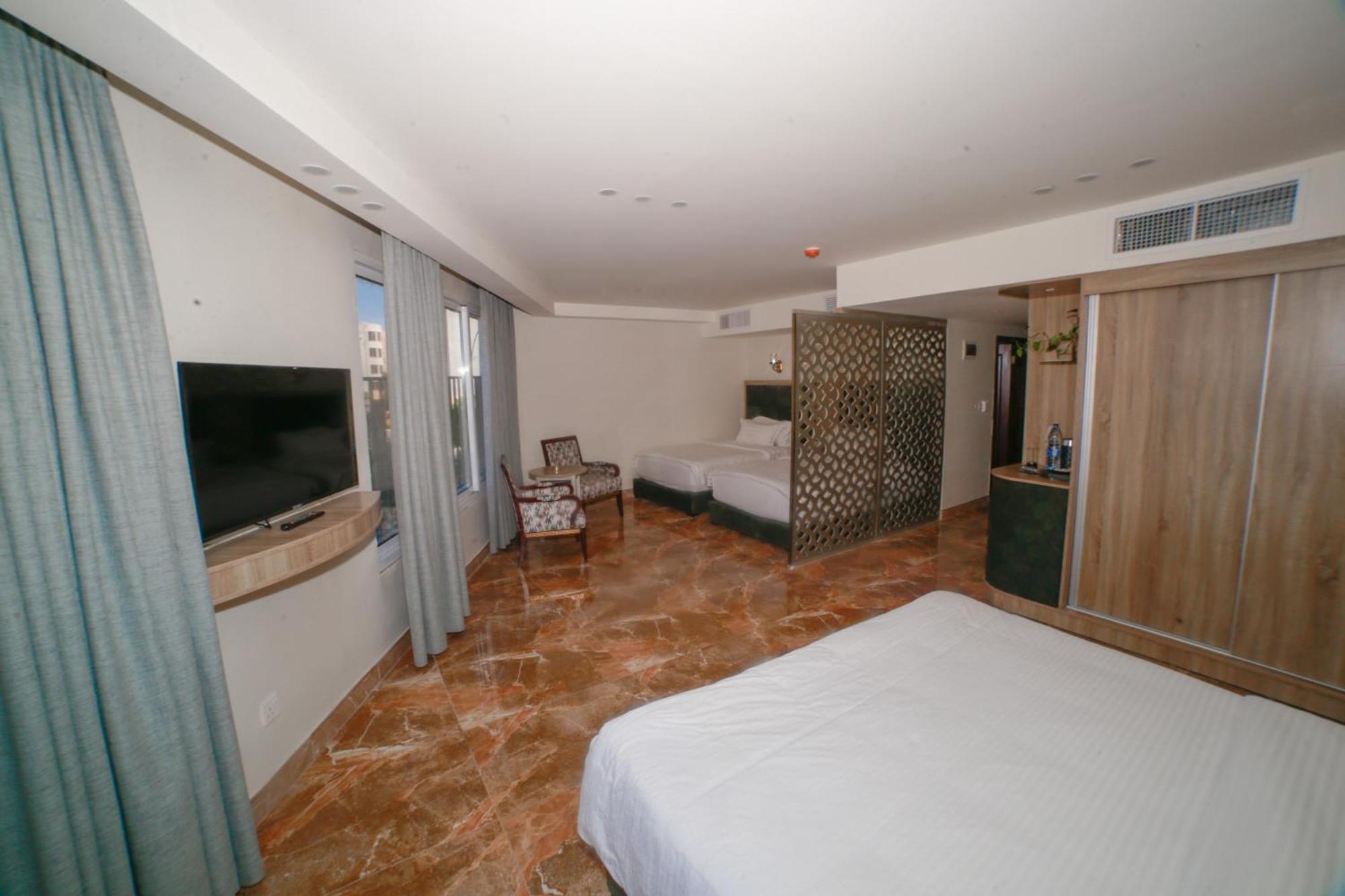 Yafko Hotel Aqaba Esterno foto