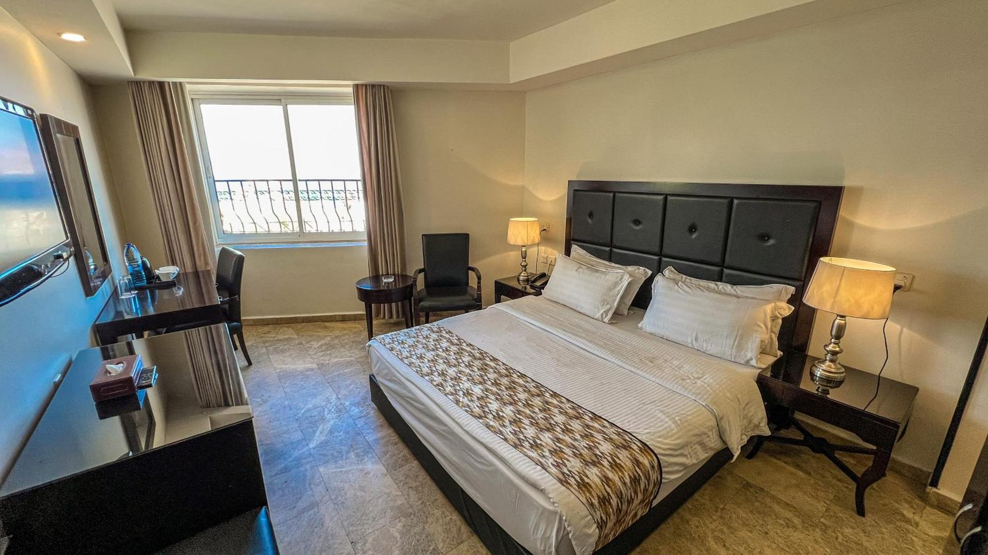 Yafko Hotel Aqaba Esterno foto
